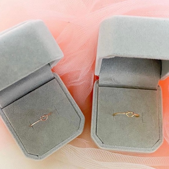 Knot Ring - Picture 2 of 4